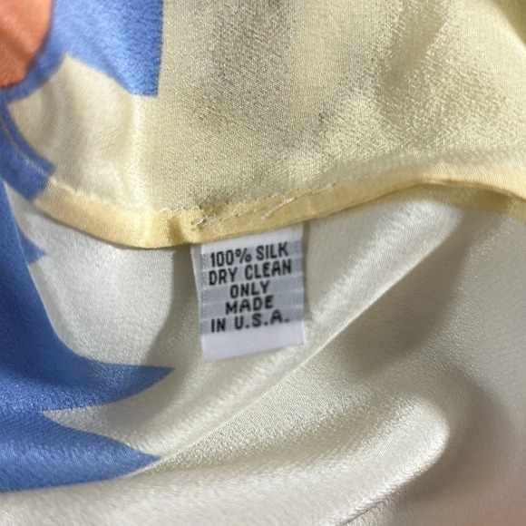 Hunter Dixon Yellow Sleeveless Blouse Womens XS Tie Neckline Button Front Silk - Picture 9 of 9